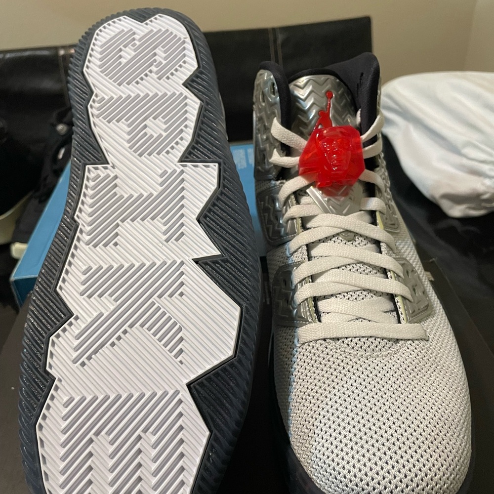 Air Jordan Spike Forty Pe White/Fire Red ‘Black 807541-101 Men’s Shoes Sz 12 New - Picture 4 of 7